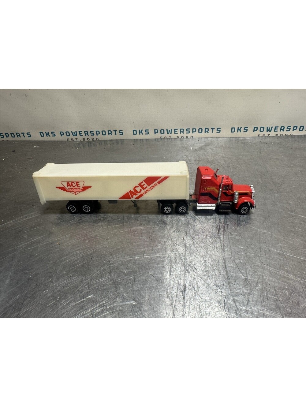 Diecast YatmIng Ace Hardware Tractor & Trailer Diecast Hong Kong 631214